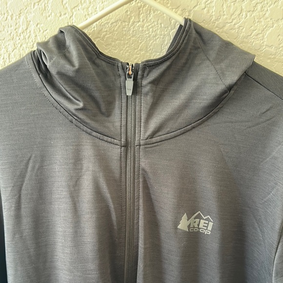 REI Men's Black Jacket with Hood Size 3X in Excellent Condition - Picture 4 of 6